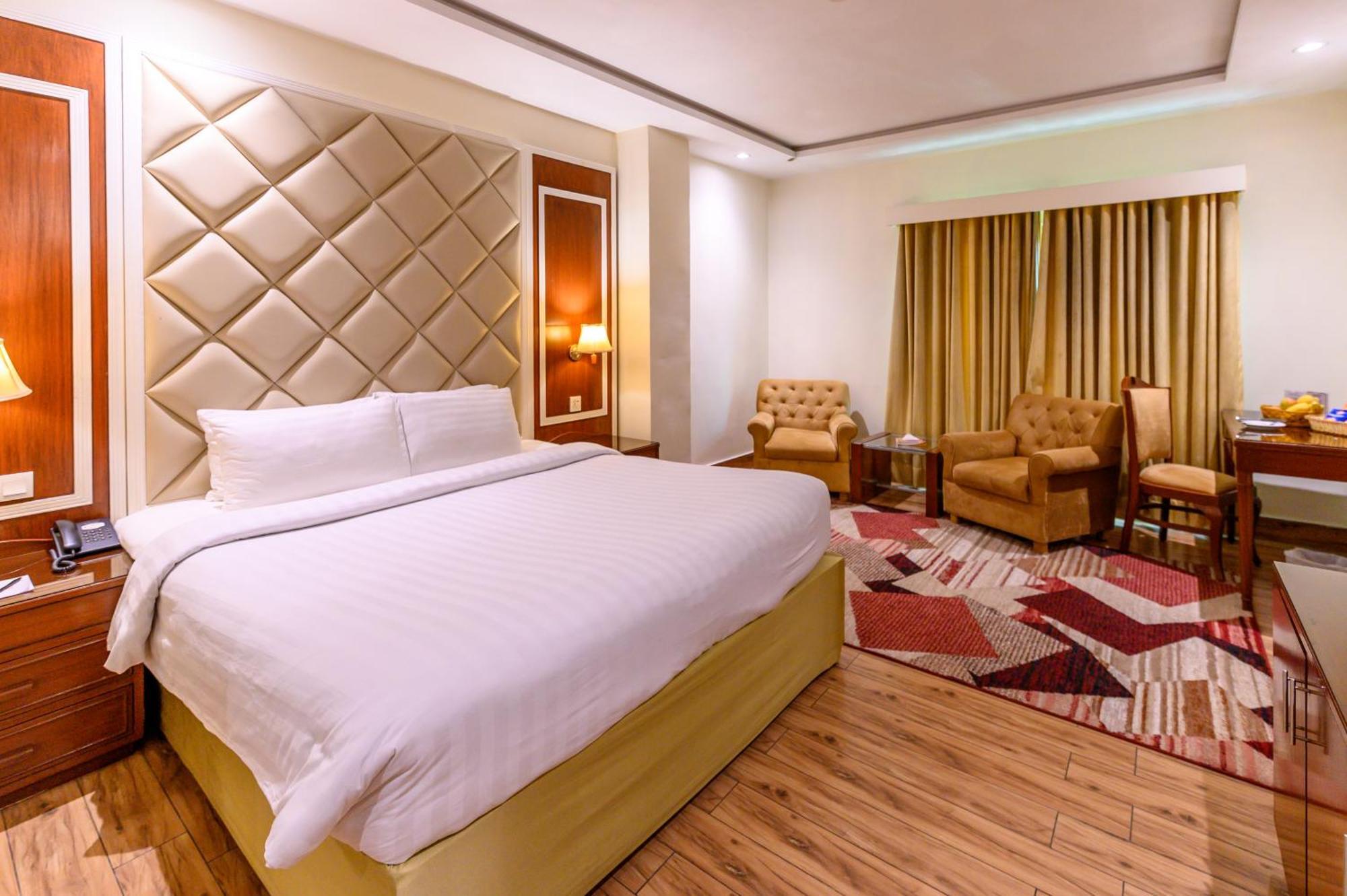 Hotel One Faisalabad Extérieur photo