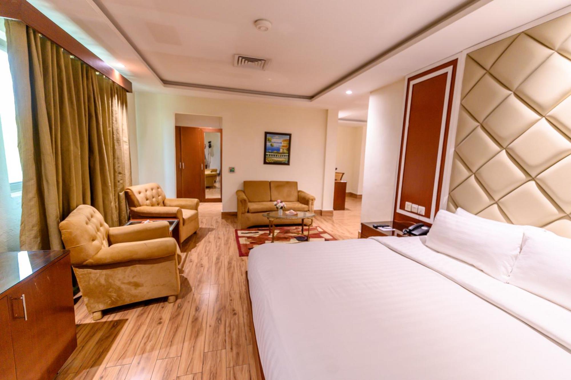 Hotel One Faisalabad Extérieur photo